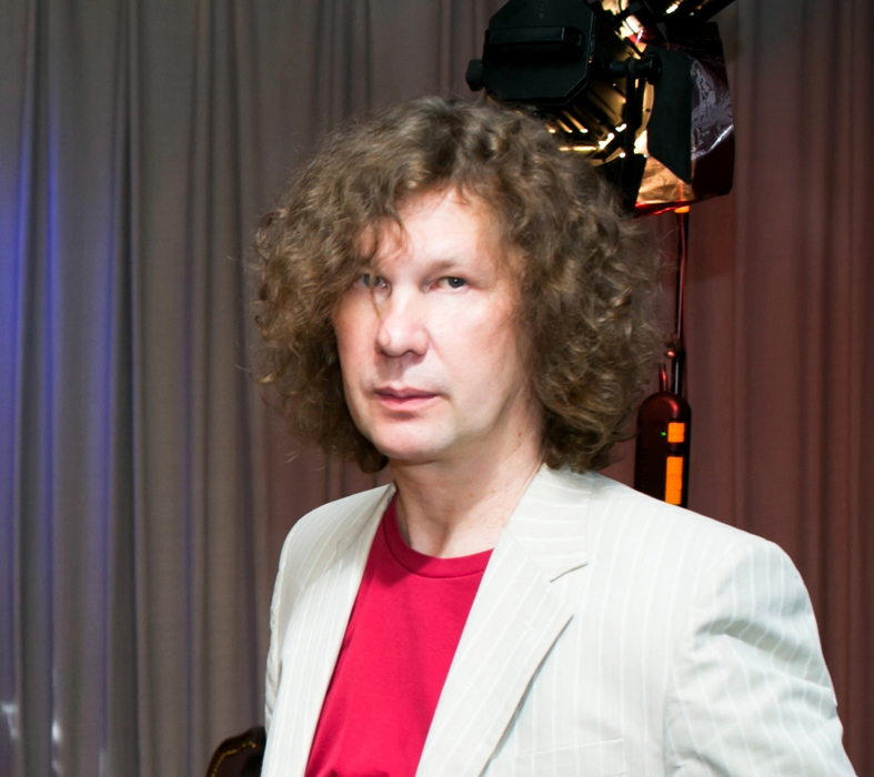 Александр Лавров - преподаватель клавишных, музыкальной композиции и аранжировки в рок-академии